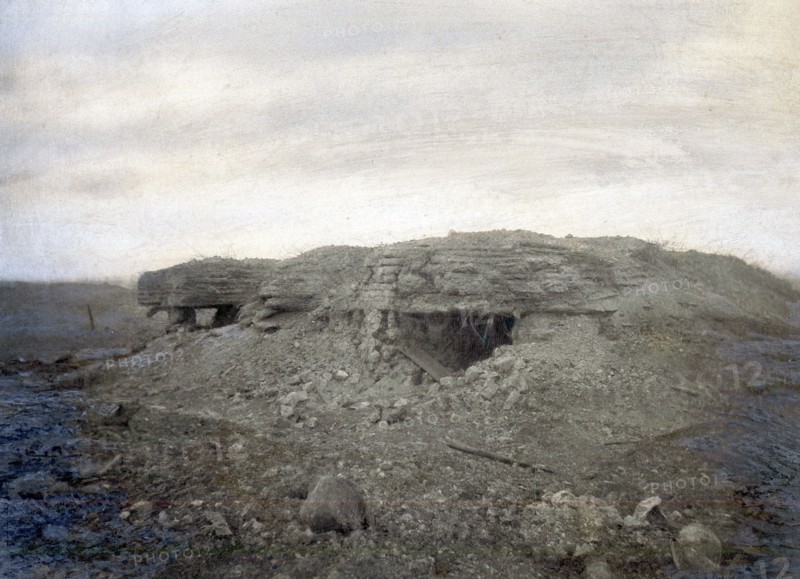 La première guerre mondiale. Fort de Vaux : abri détruit par l'artillerie des deux camps - région Est, la Meuse. Au fort de Vaux, photographies prises le 11 mars 1916, quant la garnison française eut reçu la nouvelle du communiqué allemand mensonger du 9 mars.