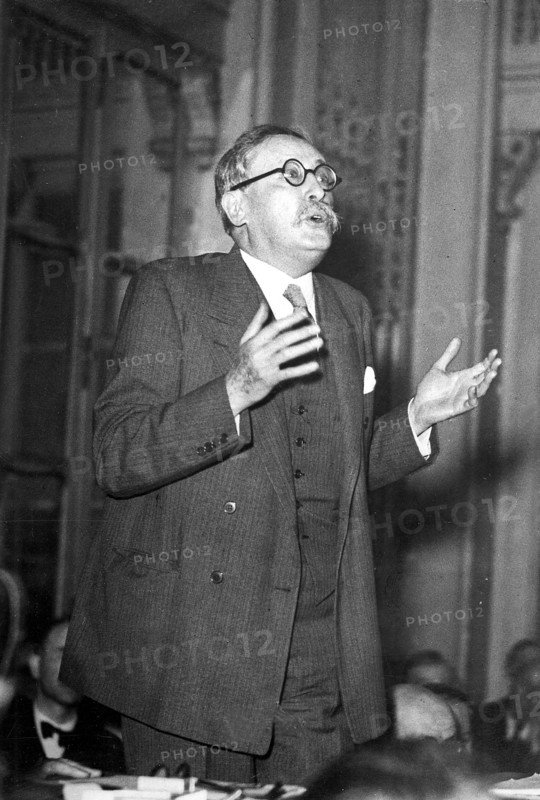 Léon Blum performing a speech in Roubaix, 1937