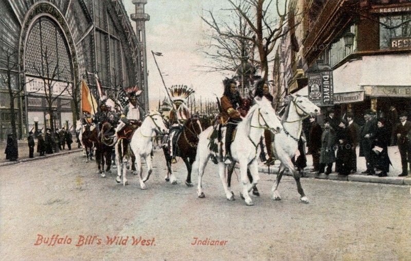 Parade of the Buffalo Bill's Wild West troupe in Paris