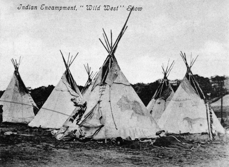 Buffalo Bill's Wild West, campement indien