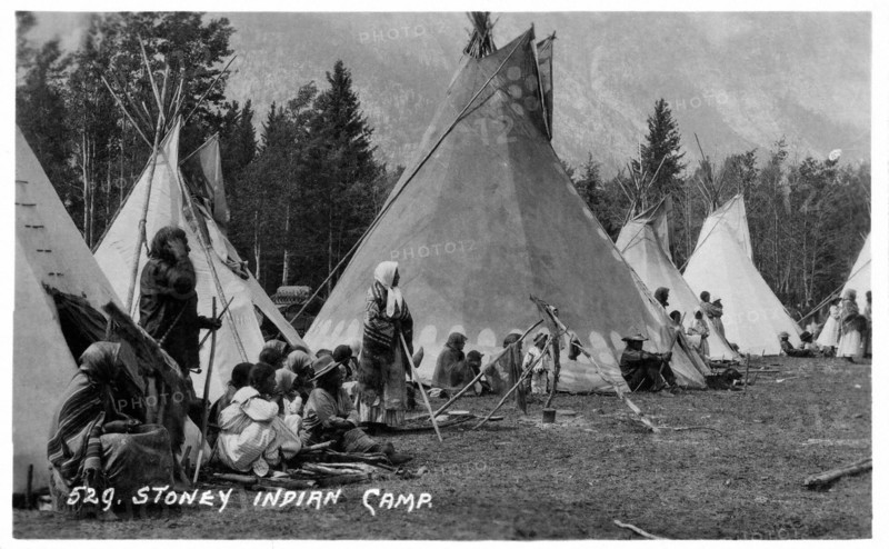 Postcard representing a  Stoney Indian camp (Indians from Canada)