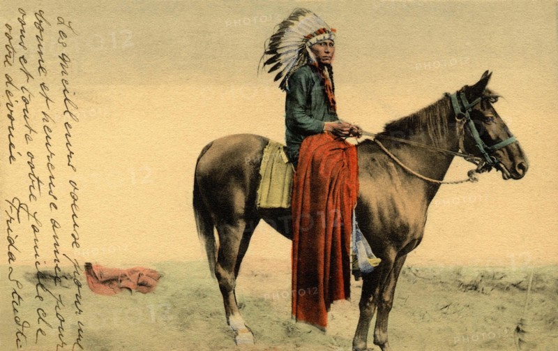 Postcard representing an Indian chief on horseback