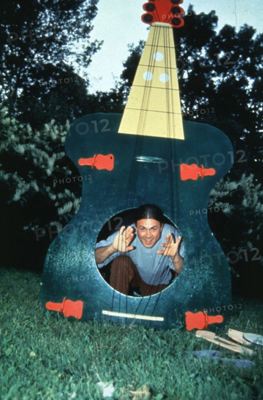 Guitar by Ear, an Instrument for a musical development.