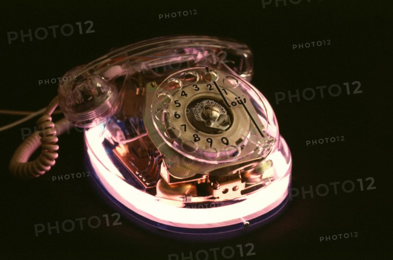 Téléphone en plexiglas