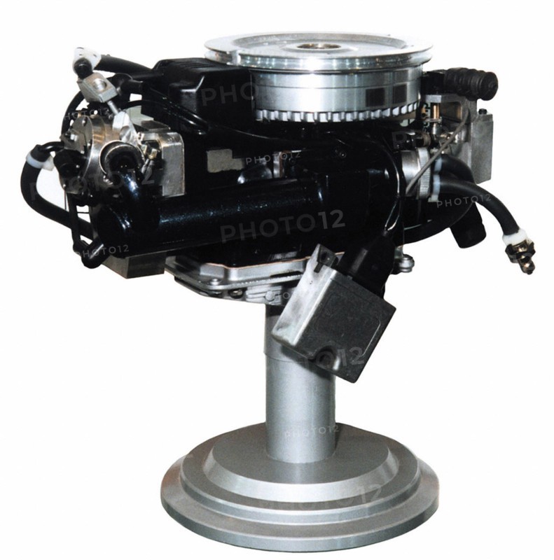 Two-stroke Outboard motor