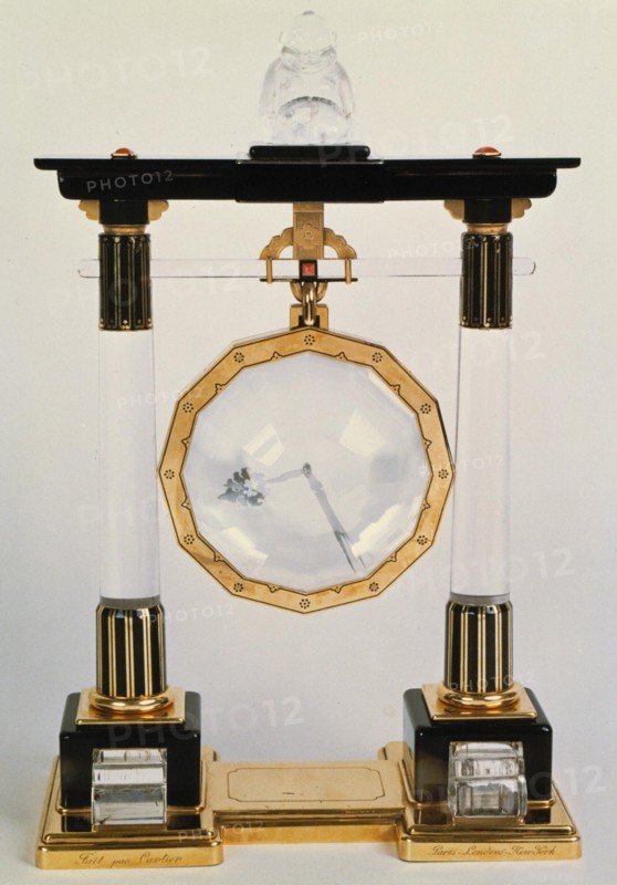 Mysterious pendulum
