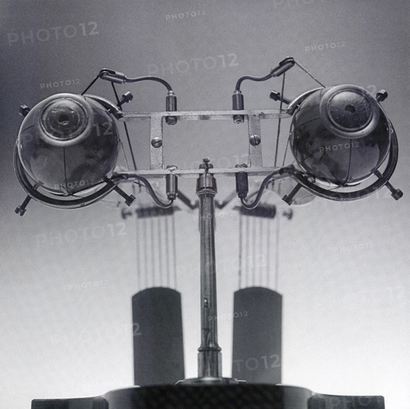 Machine pour étudier le mouvement des yeux