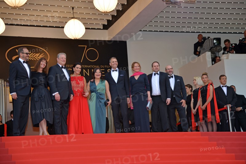 Montée des marches du film "Mise à mort du cerf sacré", Festival de Cannes 2017