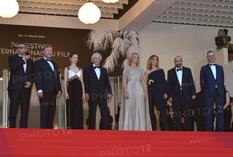 Montée des marches du film "Benedetta"