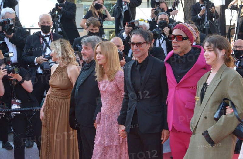 Montée des marches du film "De son vivant"