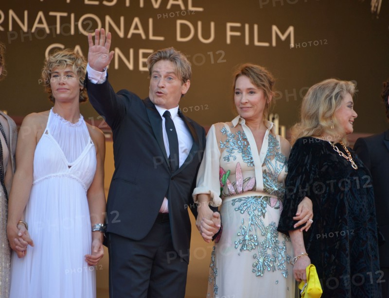 Montée des marches du film "De son vivant"