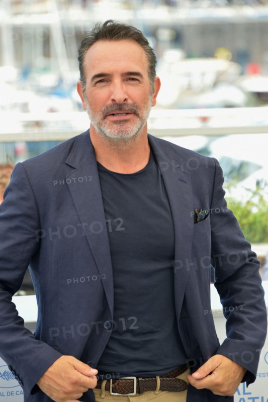 Photocall du film "OSS 117 : Alerte Rouge en Afrique Noire", Festival de Cannes 2021
