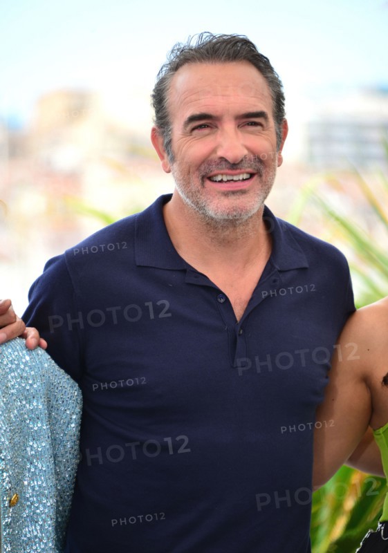 Photocall du film "Novembre", Festival de Cannes 2022