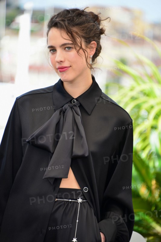 Photocall du film "Des Etoiles à midi", Festival de Cannes 2022