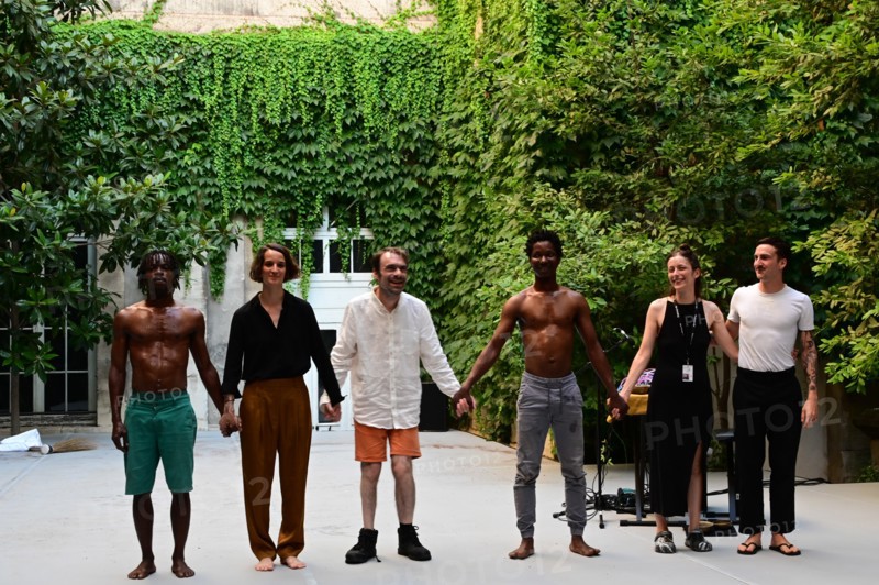 Festival d'Avignon IN 2024 : Les troupes des spectacles "Méditation", et "Baara"