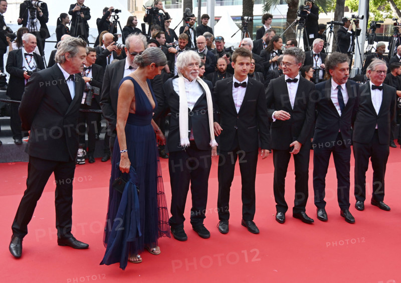 Montée des marches du film "La Venue de l'Avenir"