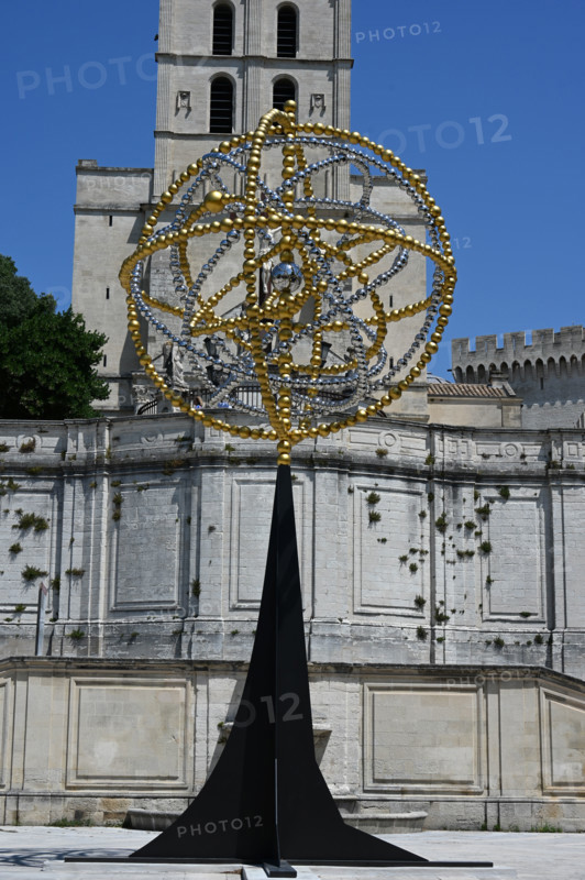 The Astrolabe, work by Jean-Michel Othoniel