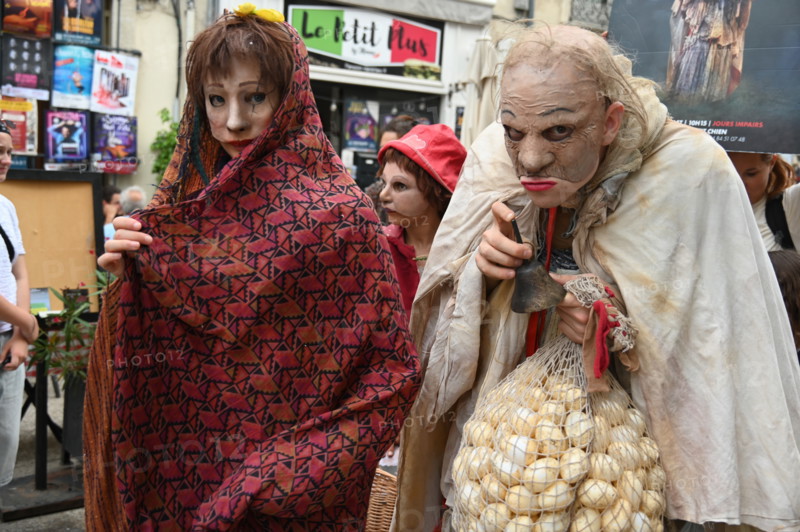 Theatrical atmosphere in the streets of Avignon