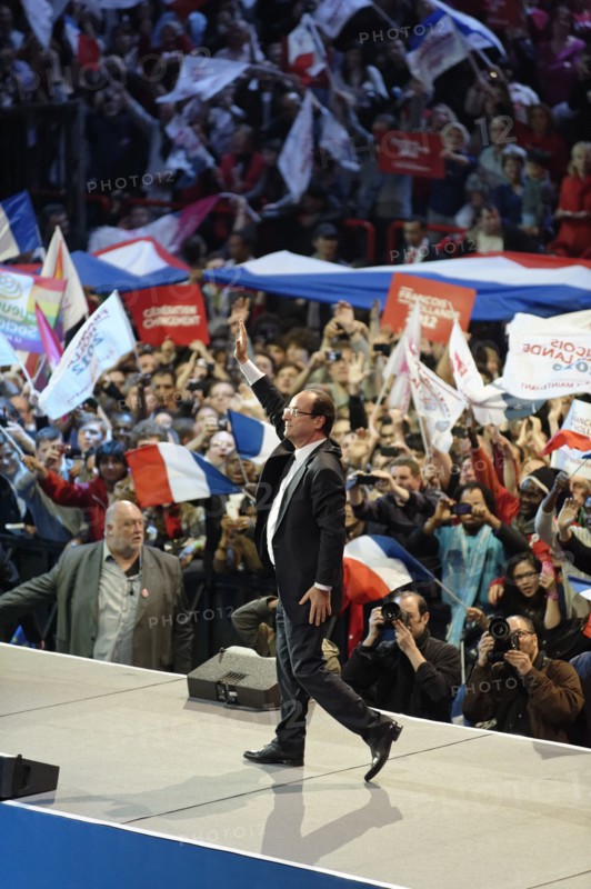 Meeting de François Hollande au Palais Omnisports de Paris Bercy
