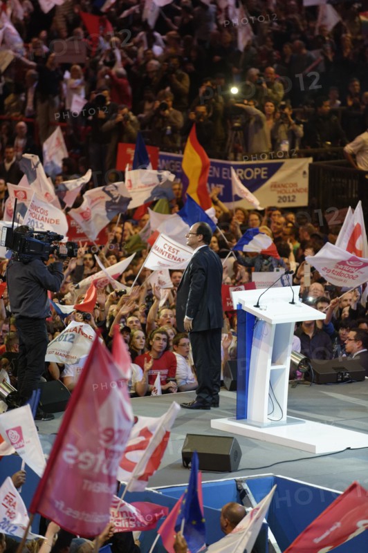 Meeting de François Hollande au Palais Omnisports de Paris Bercy
