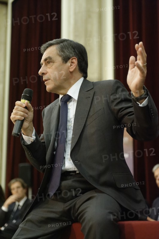 François Fillon candidat à  la présidence de l'UMP