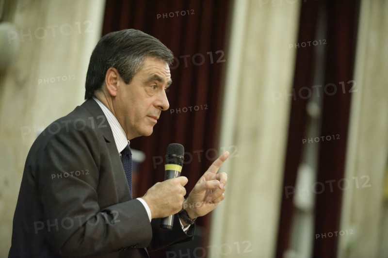 François Fillon candidat à  la présidence de l'UMP