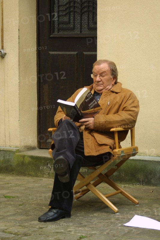 Pierre Mondy sur le tournage de la série "Les Cordier, juge et flic"