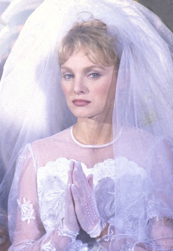 Arielle Dombasle dans le téléfilm "Vive la mariée"