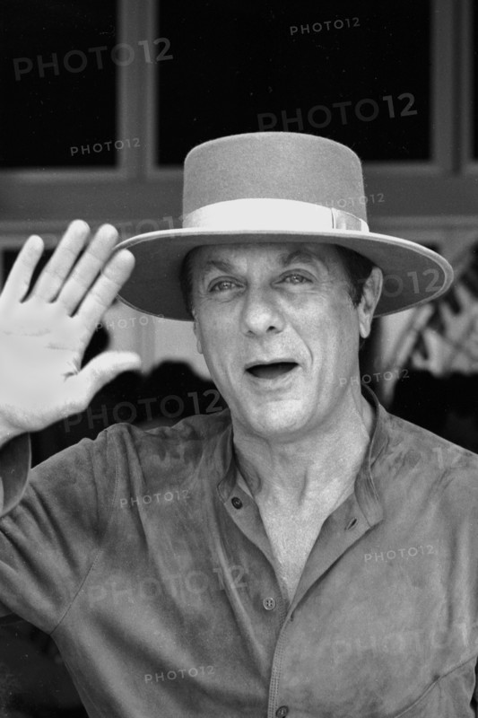 Tony Curtis, 1982