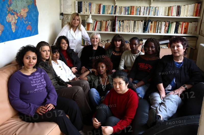 France Gall avec les femmes de l'association Coeur de Femmes, 2006