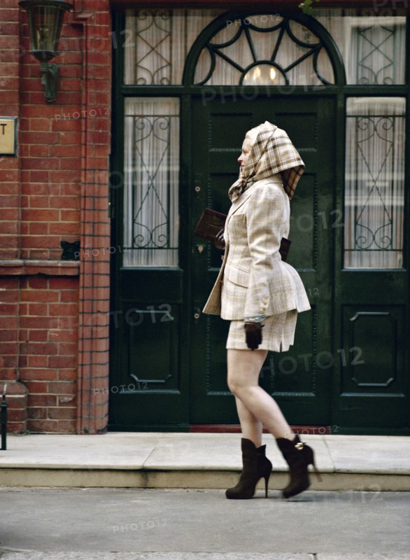 Vivienne Westwood dans les rues de Londres en mars 1994