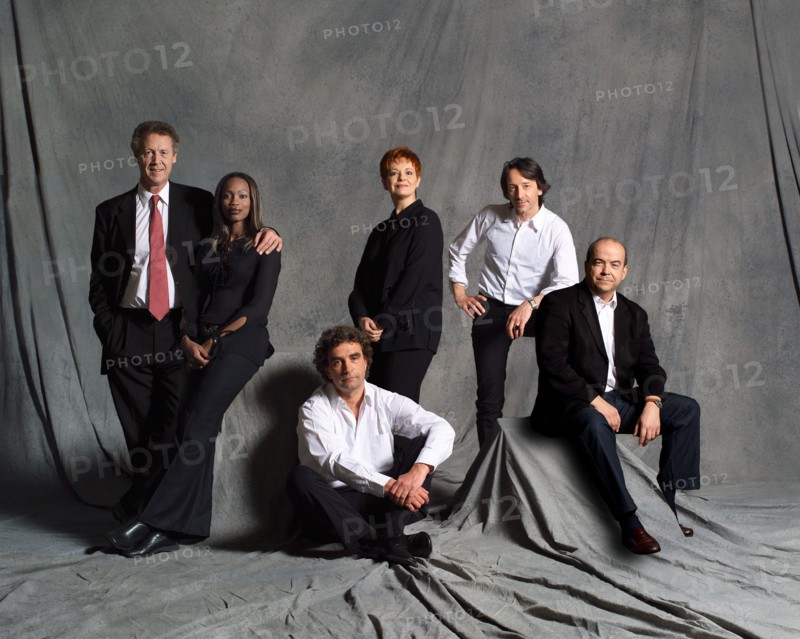 Photo de groupe, sportifs et artistes.
