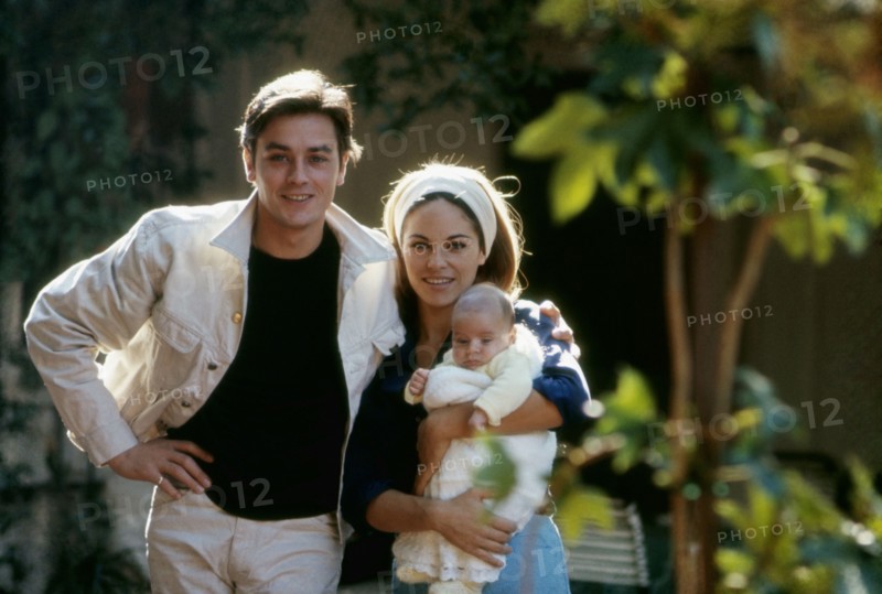 Alain Delon avec sa femme et son fils