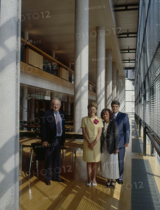 Françoise Barré-Sinoussi, Pierre Tiollais, Gérard Orth, et Marilyne Sasportes