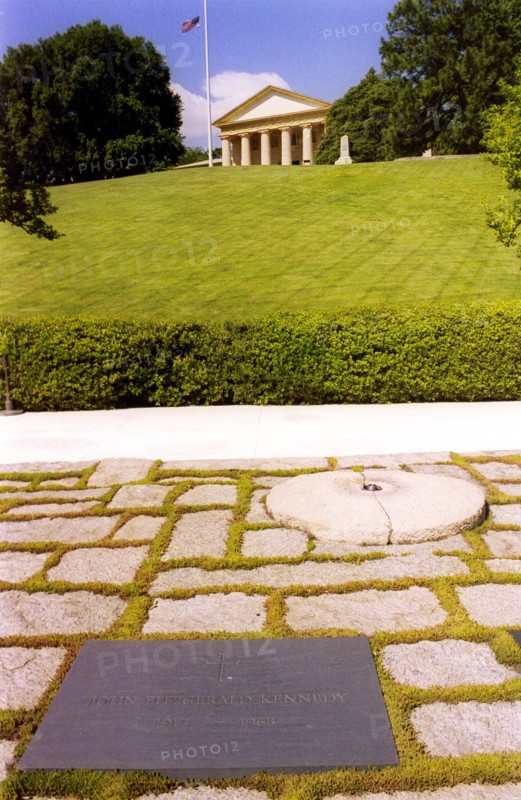 John F. Kennedy, sa tombe au cimetière d'Arlington.