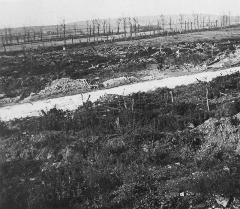 Paysage français dévasté, vers 1916