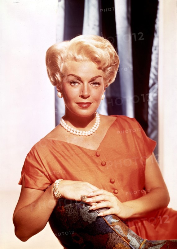 Lana TURNER
