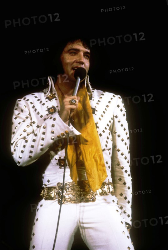 Elvis PRESLEY on stage
