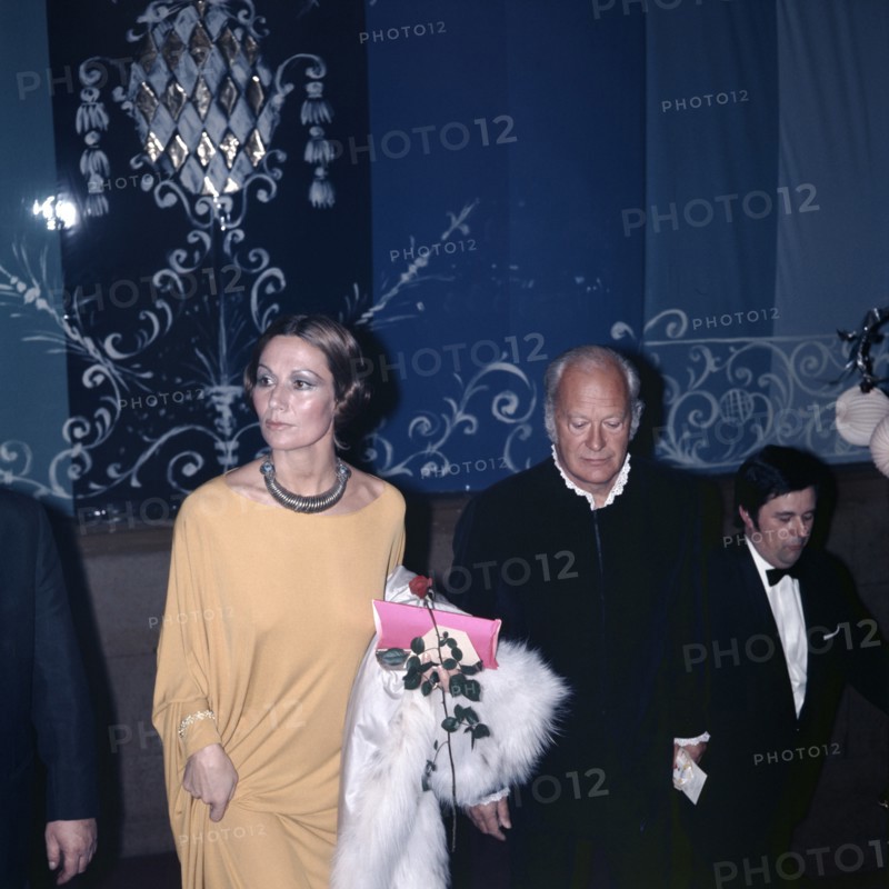 Curd JÜRGENS with his wife Simone at the Munich Film Ball in 1971