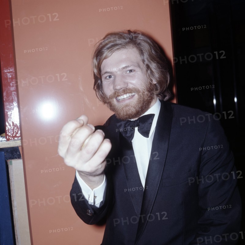 Raimund HARMSTORF with potatoes, 1972