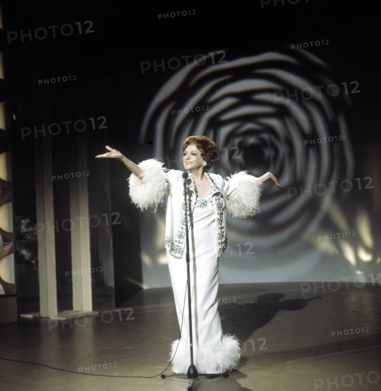 Zarah LEANDER at a performance