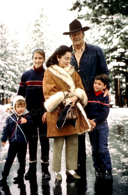 John WAYNE with wife Pilar and children