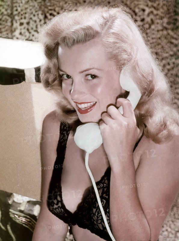 Marilyn MONROE in bra