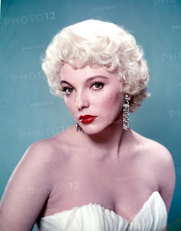 Joan COLLINS, portrait