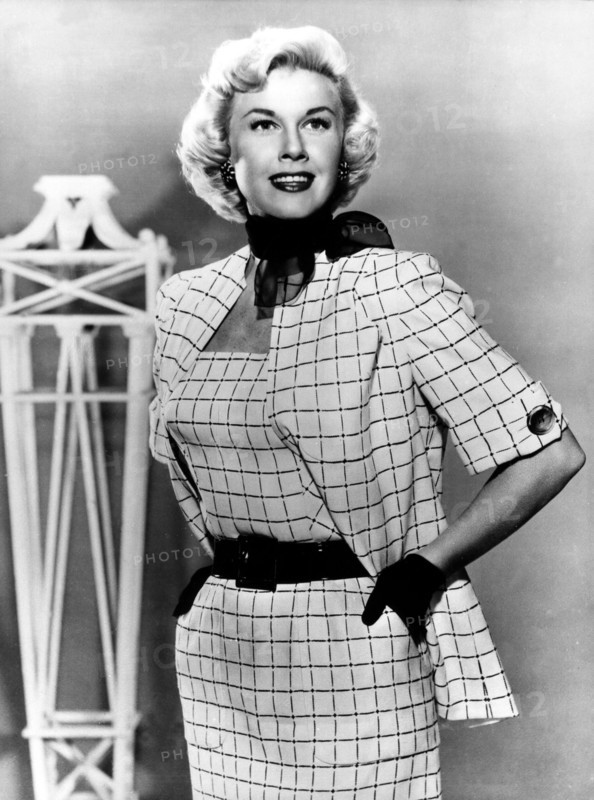 Doris DAY in a checkered costume