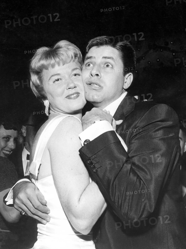 Doris DAY and Jerry LEWIS dance