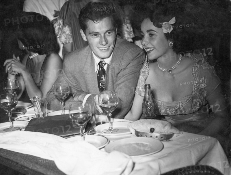 Elizabeth TAYLOR and Conrad HILTON Jr.