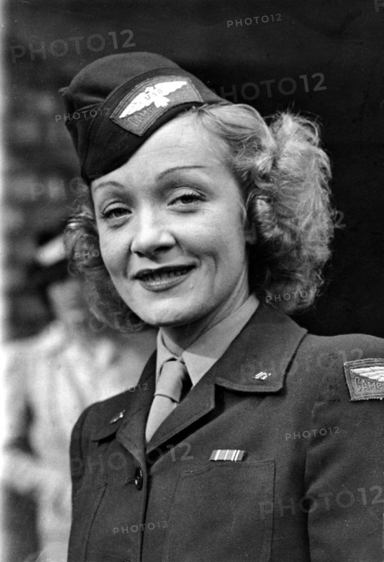 Marlene DIETRICH as a soldier