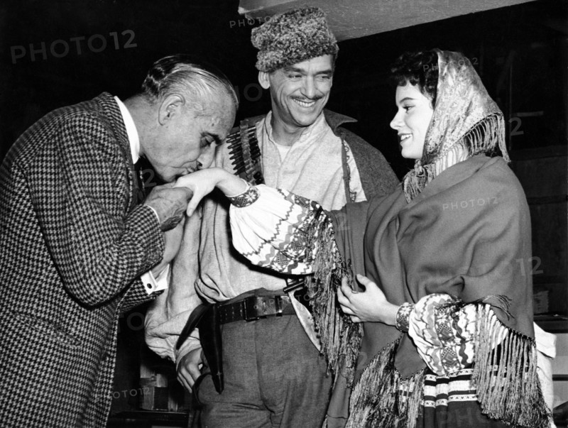 Harold HUTH, Deouglas FAIRBANKS Jr. and Luciana PAOLUZZI, Munich 1955