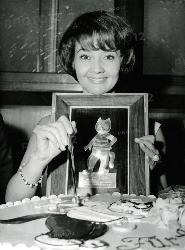 Liselotte PULVER with "Oskar", 1960